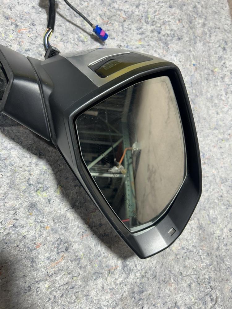 2017-2019 Audi Q7 Right Passenger Side Door Mirror & Camera OEM – photo 2