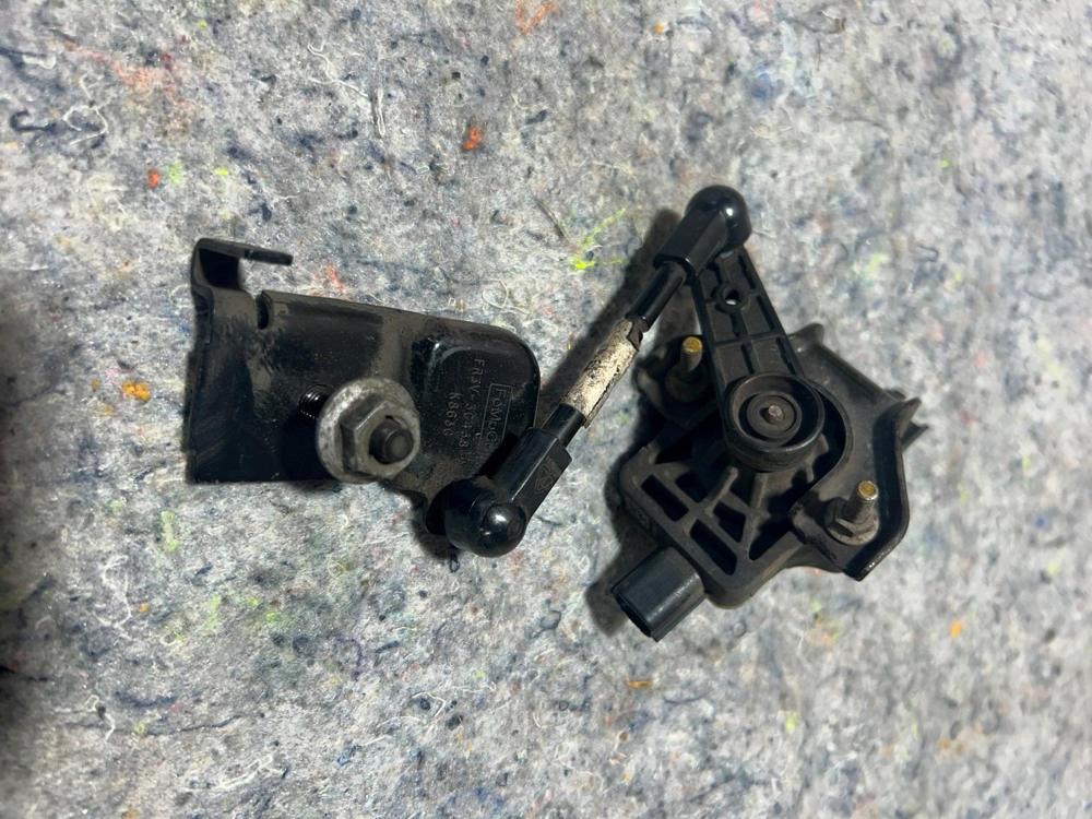 FR3V-3C438-A Vapor Canister Purge Valve Ford Mustang GT350 Driver Side Left LH – photo 1