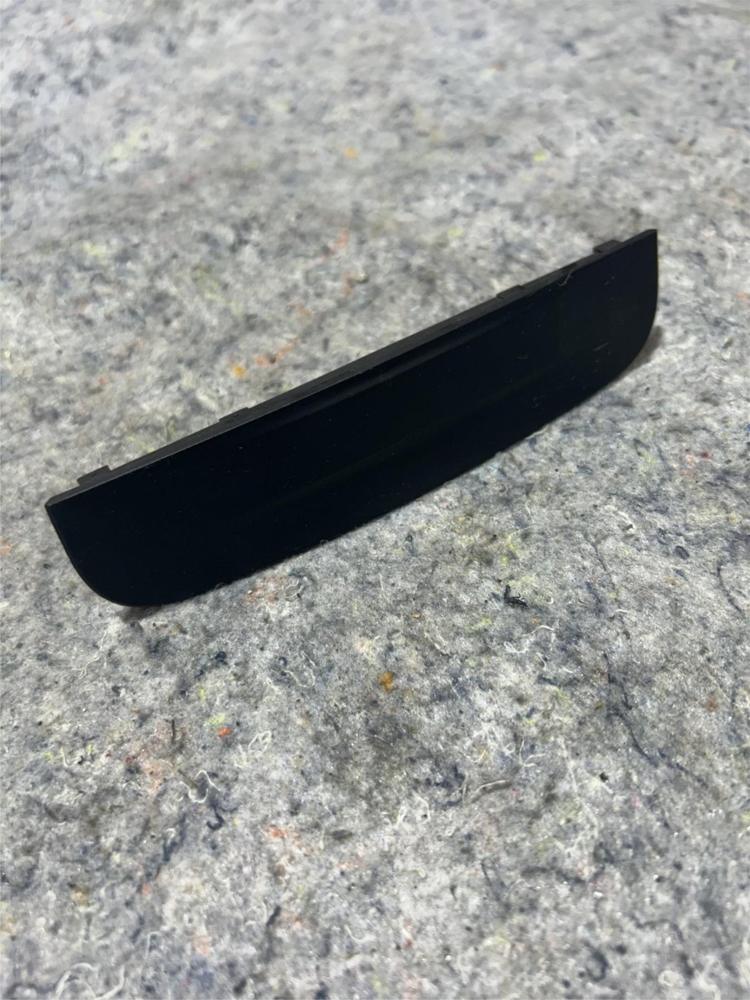 Maserati Ghibli Genuine Rear Switch Tunnel Trim OEM 670019548 – photo 1