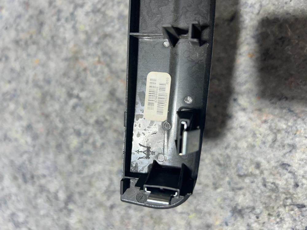 Maserati Ghibli Genuine Rear Switch Tunnel Trim OEM 670019548 – photo 4