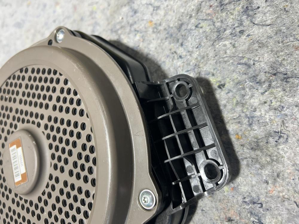 2021-2024 Genesis GV80 OEM Left Lexicon Audio Radio Speaker Subwoofer Box – photo 2