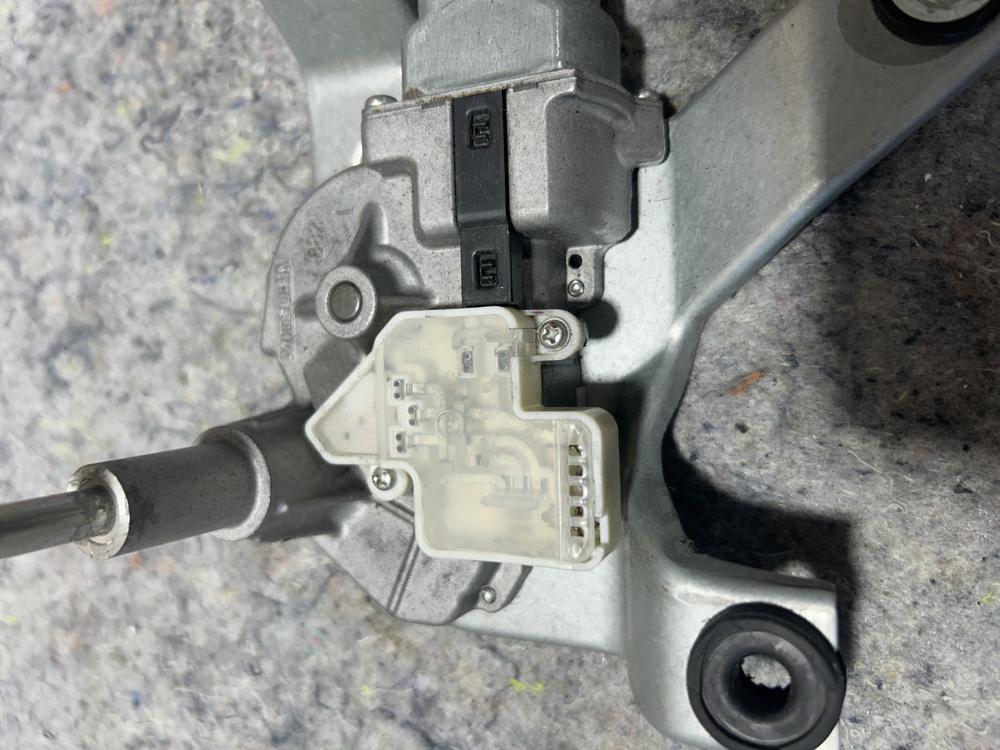 Jeep Patriot 2008 Rear Wiper Motor 05116145AE – photo 2