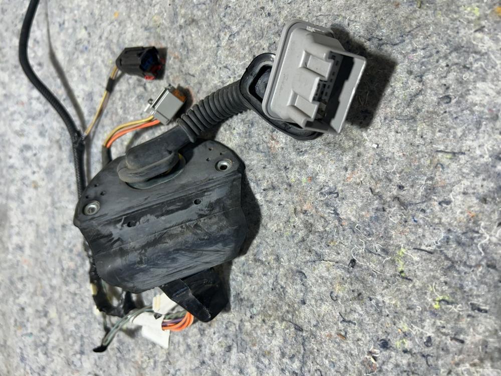 13 14 15 16 Jeep Compass Rear Left Driver Door Wire Harness OEM P68241090AA – photo 2