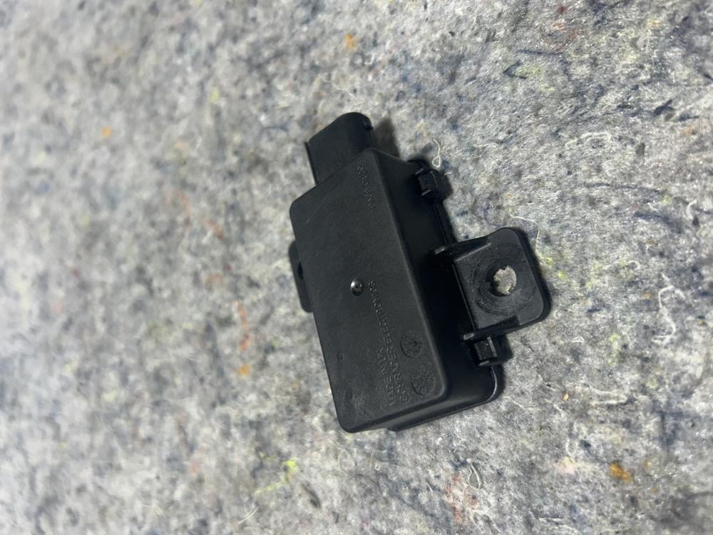 14-19 C7 Corvette TPMS Sensor Module OEM 22923527 – photo 2