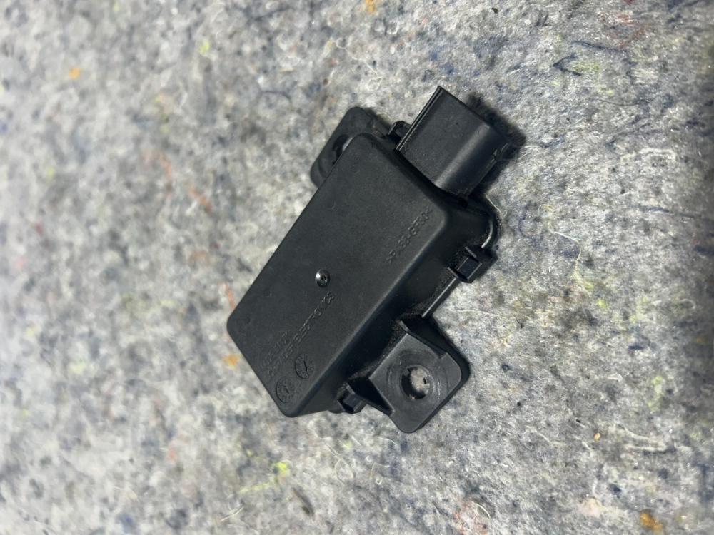 14-19 C7 Corvette TPMS Sensor Module OEM 22923527 – photo 3