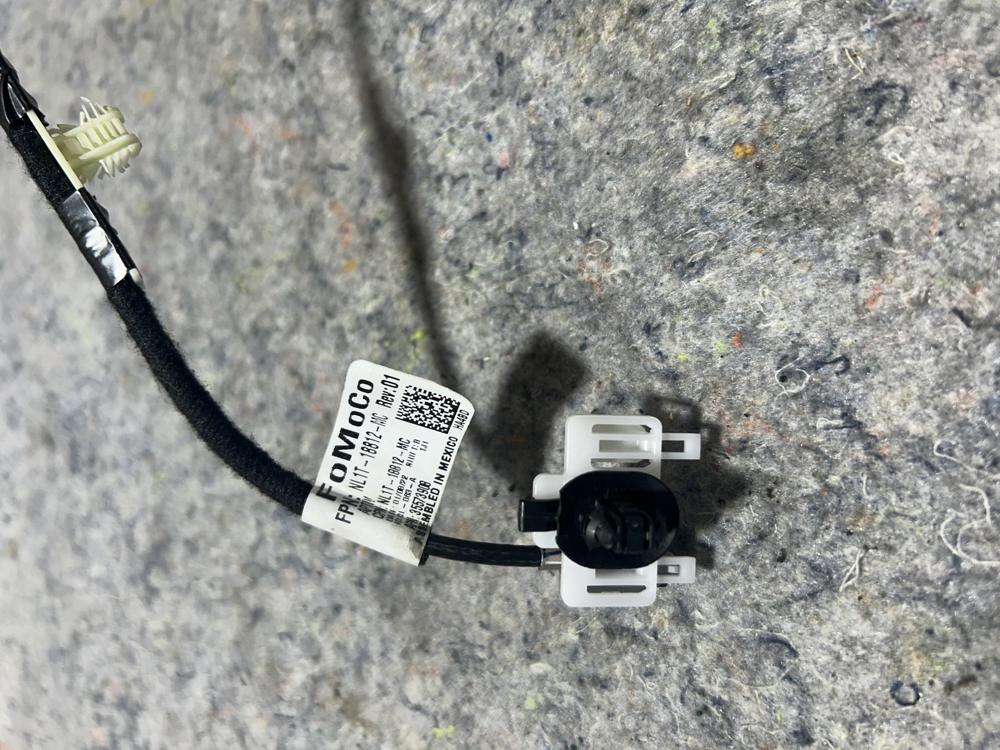 2022-2024 Ford Expedition Dash Dashboard Display Screen Connector Cable Wire OEM – photo 2