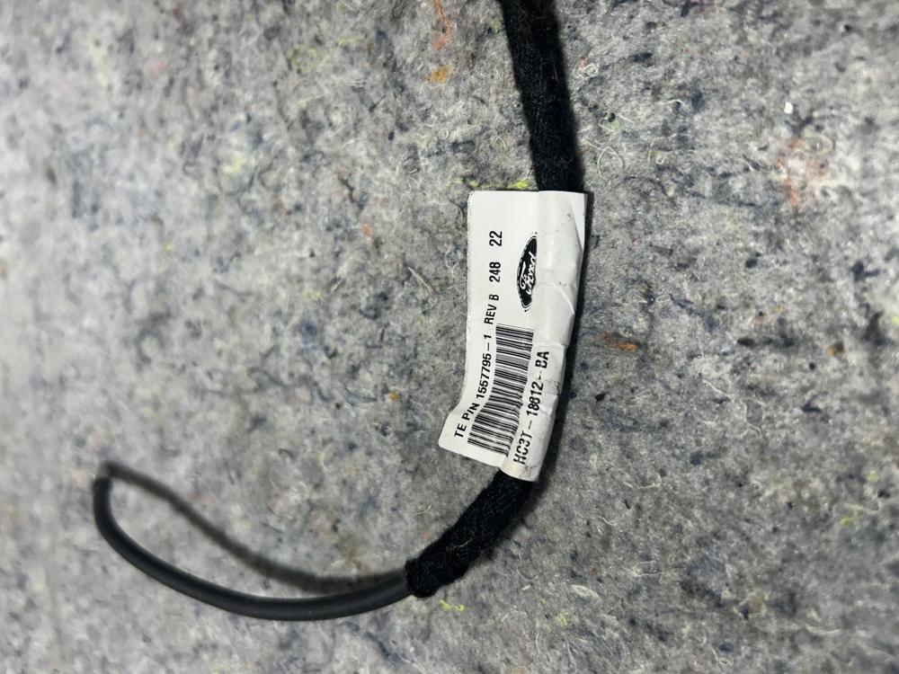2017-2019 Ford F250 F350 F450 Radio Cable Cord OEM HC3T-18812-BA P/n 1557795-1 – photo 2