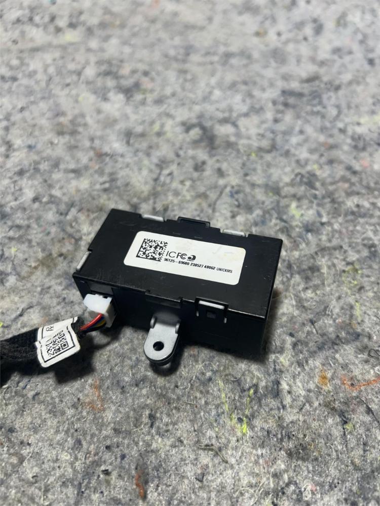 2023-2024 Kia Telluride Left Driver Rear USB Charging Port OEM – photo 1