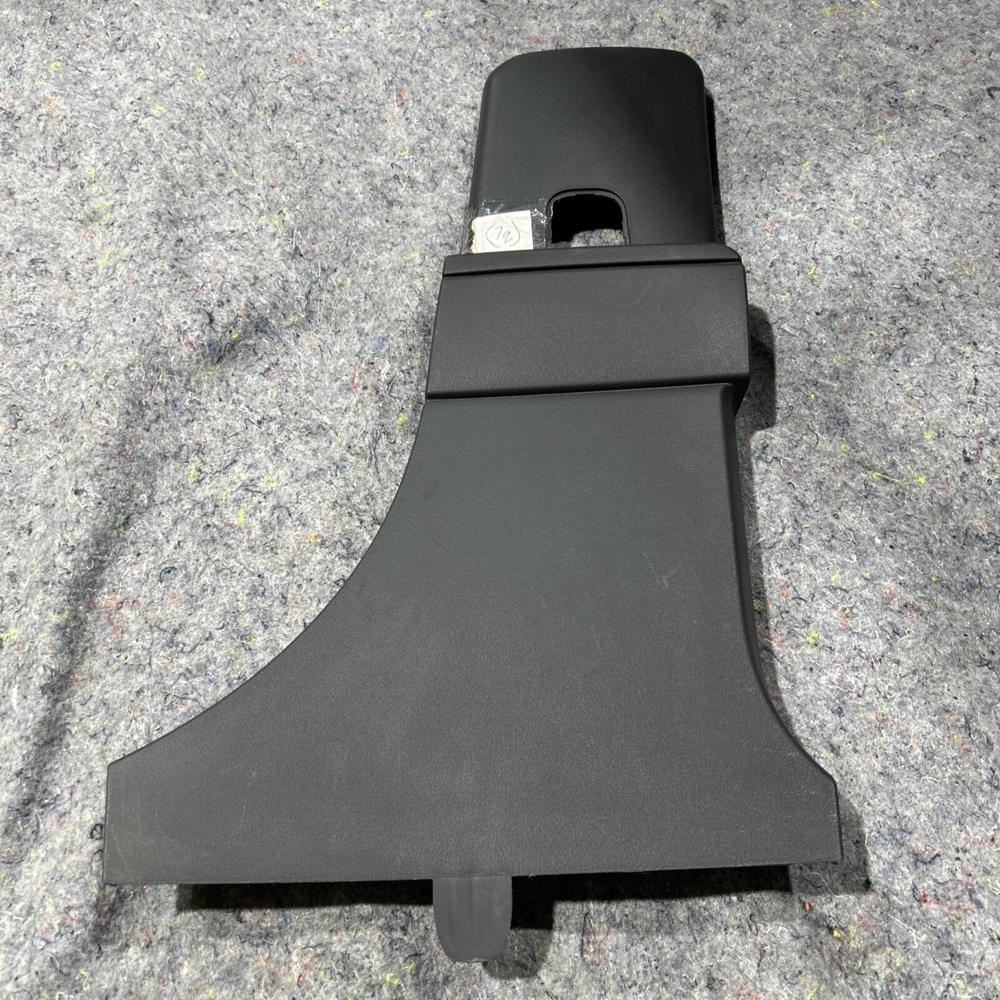 Jeep Patriot Interior B-pillar Trim Panel Right RH OEM – photo 1