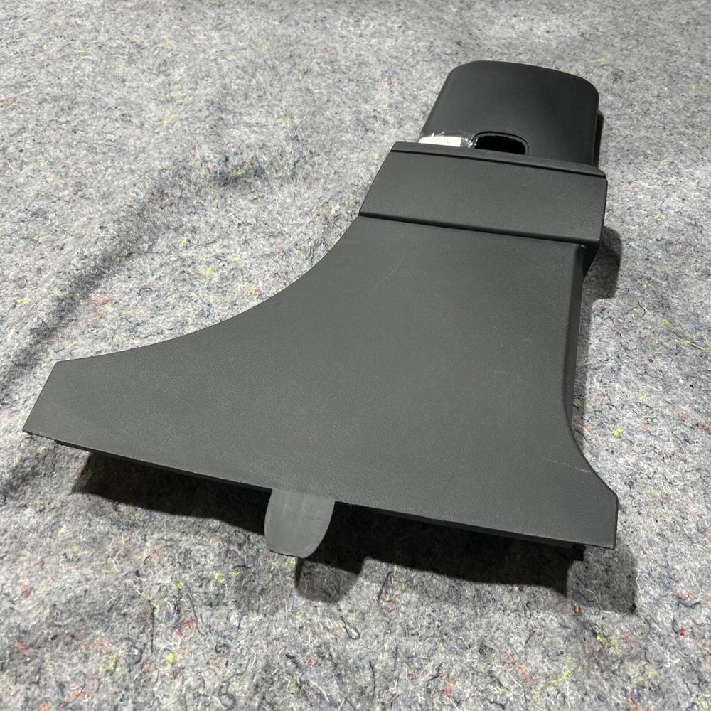 Jeep Patriot Interior B-pillar Trim Panel Right RH OEM – photo 2