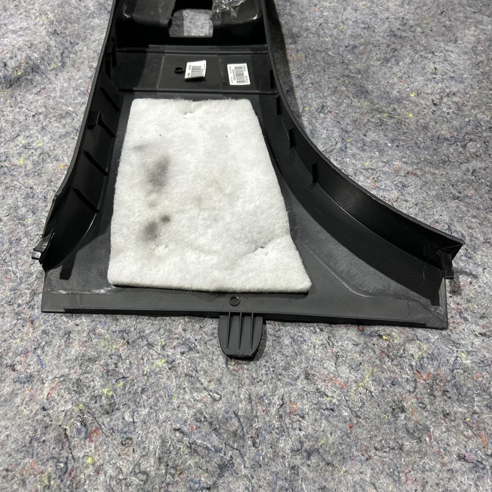 Jeep Patriot Interior B-pillar Trim Panel Right RH OEM – photo 4