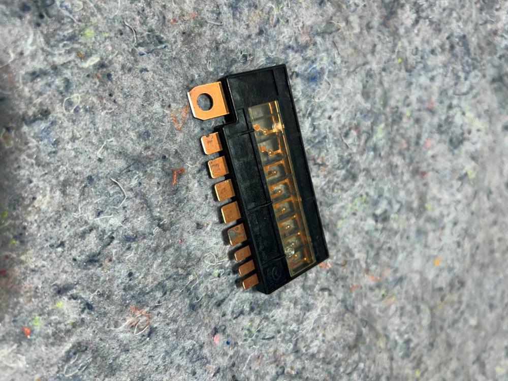 2015 Toyota Camry Fuse Fusible Link Block Assy – photo 2