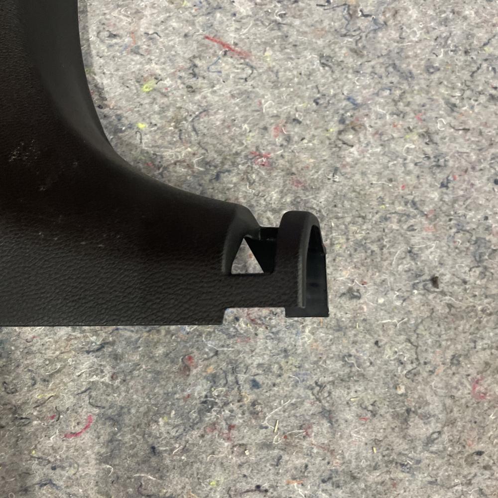 2024 Kia Telluride Front Right Side Kick Scuff Trim Plate Cover OEM – photo 2