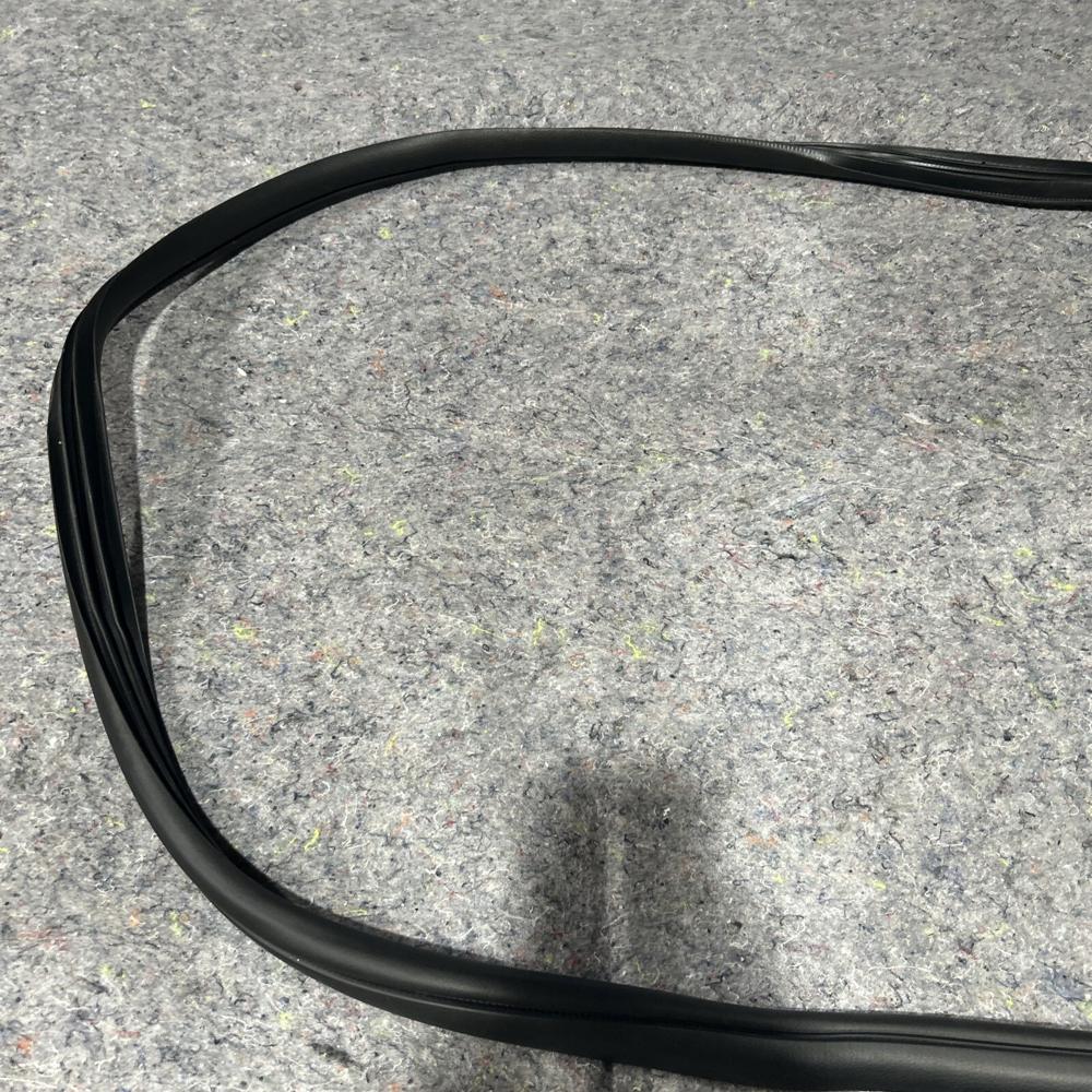 Kia Telluride Front Left Drivers Side Door Weatherstrip Seal OEM 2024 – photo 3