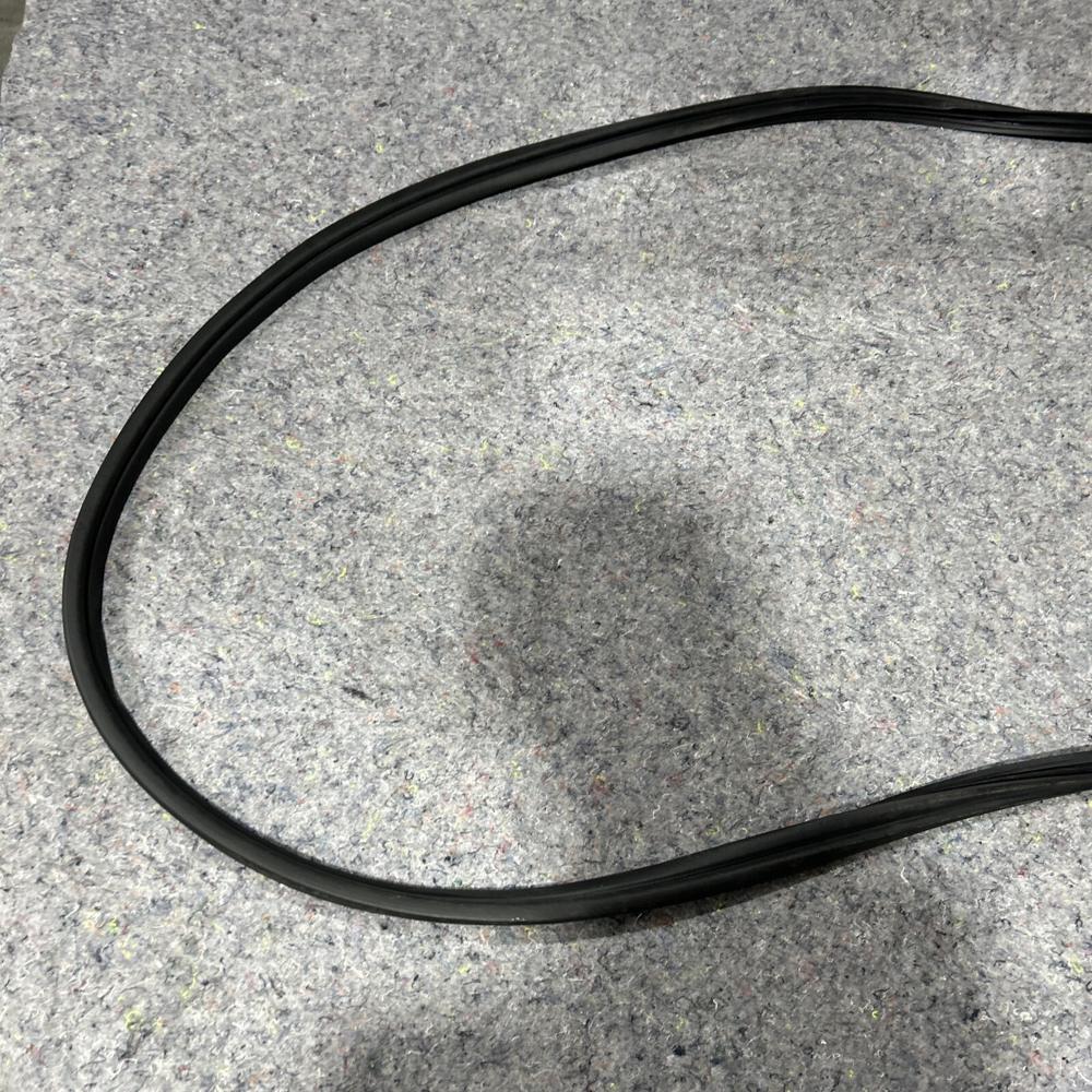 Kia Telluride Rear Trunk Lid Door Weatherstrip Seal OEM 2024 – photo 2