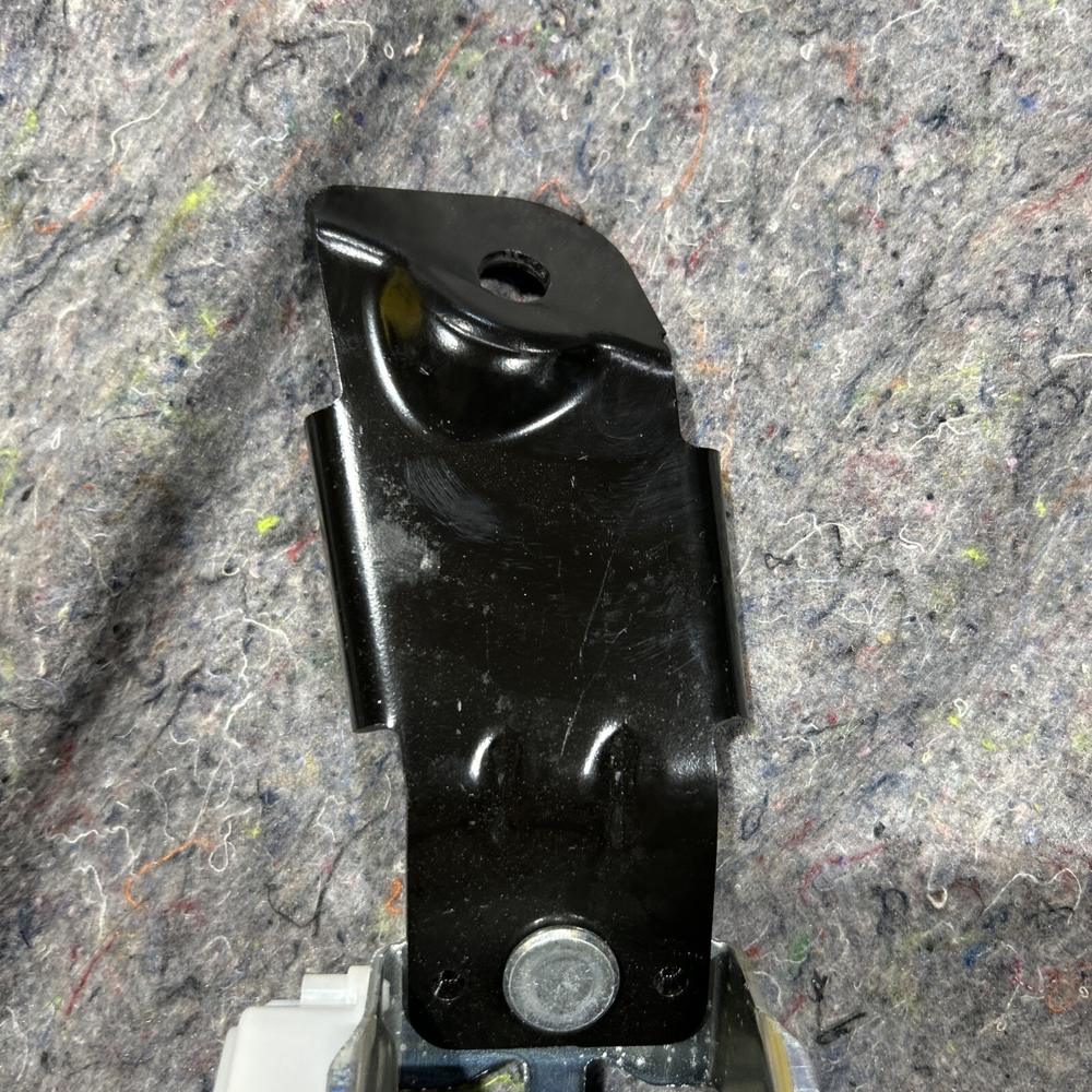2024 Kia Telluride OEM Rear 3RD Row Center Seat Belt Retractor | Black – photo 4