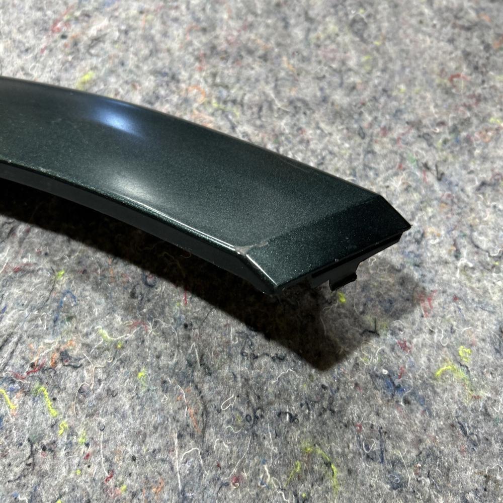 Genuine Genesis OEM Garnish-quarter Side LH 734-T6000 – photo 3