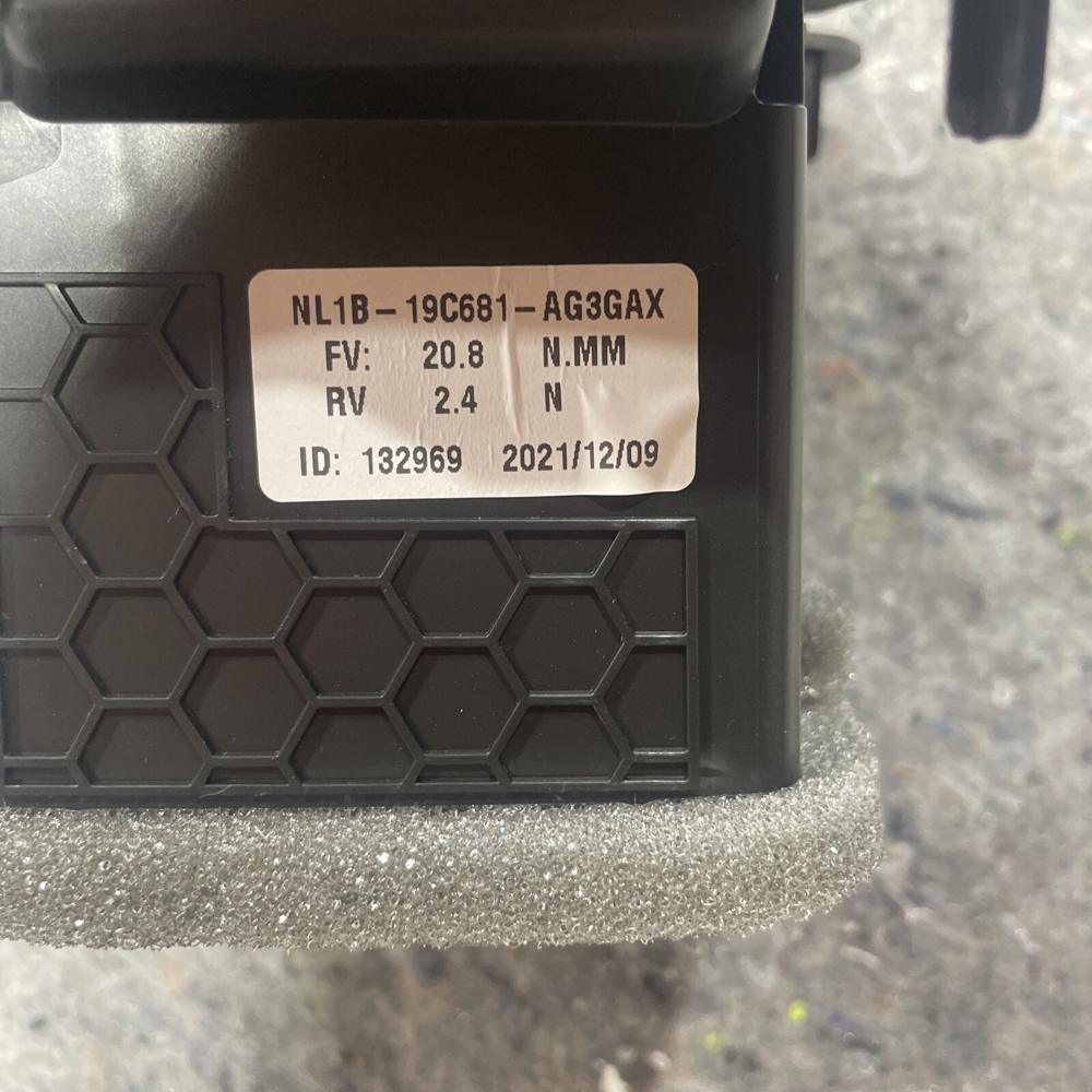 2019-2024 Ford Expedition Max Front Right Center Air Vent W/glove Box Button – photo 2