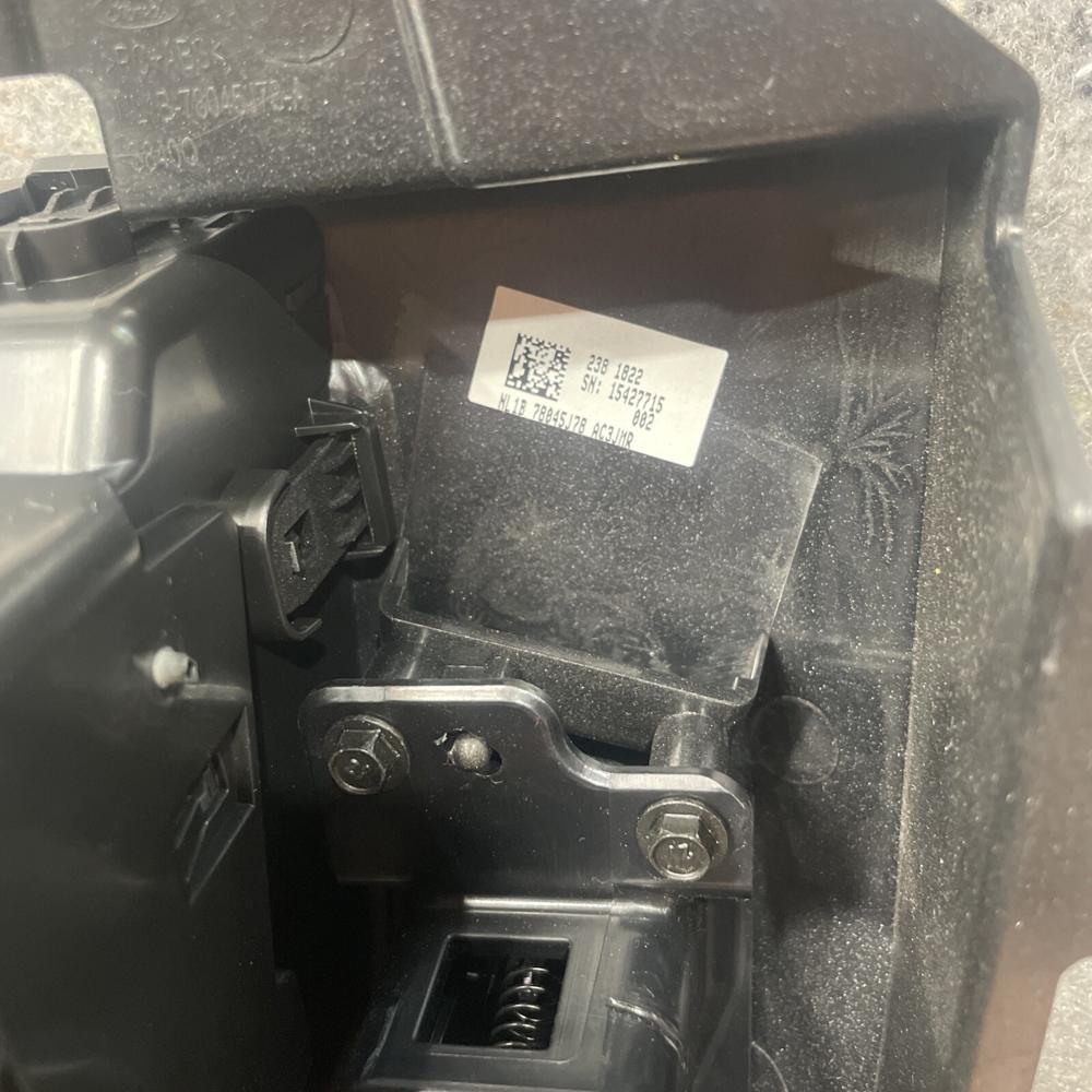 2019-2024 Ford Expedition Max Front Right Center Air Vent W/glove Box Button – photo 3