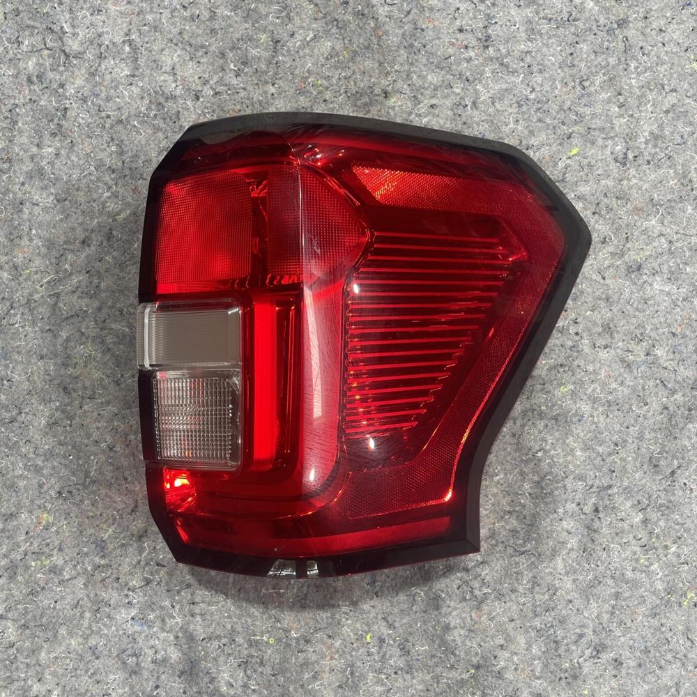 Ford Expedition Tail Light 2019-2024 OEM Right NL1B 13B504 – photo 1