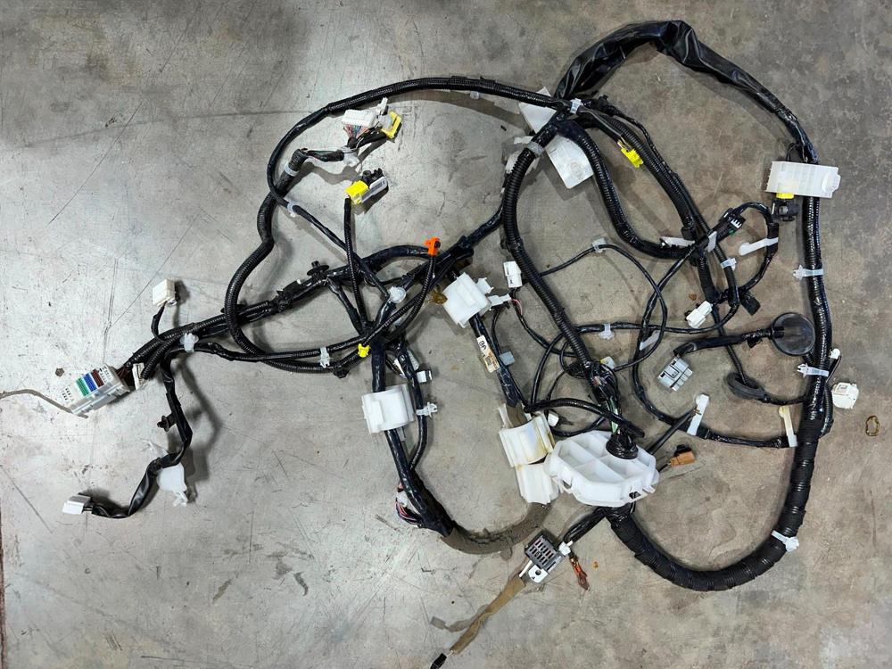 2016-2019 Infiniti Q50 Left Driver Side Body Wiring Harness 3.9L Rwd OEM – photo 1