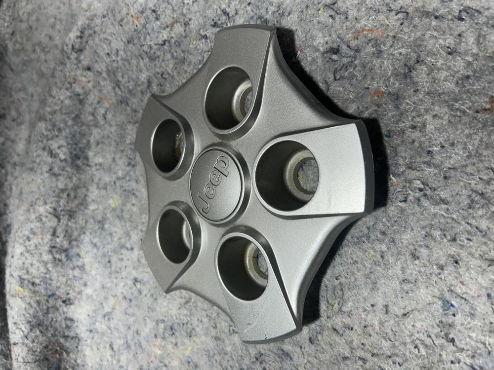 07-12 Jeep Patriot Wheel Rim Center Cap Centercap Hub – photo 1