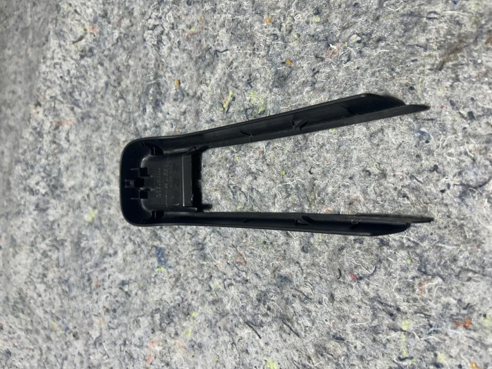 Infiniti Q50 2014-2020 Front Left or Right Seat Rear Track Fram Trim Cover OEM – photo 3
