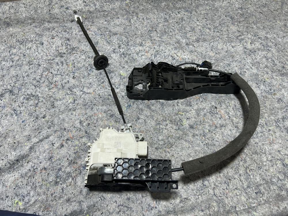 201-2018 Audi Porsche Front Right Door Pock Latch Actuator OEM 8J1837016F – photo 1