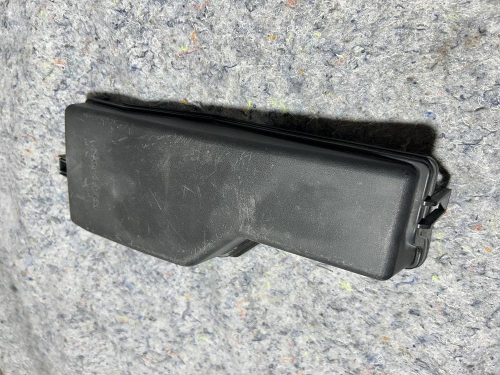 2007-2010 Toyota Camry Under the Hood Fuse Relay Box Cover Lid Black OEM – photo 2
