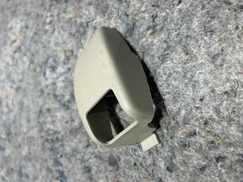 2007 -2009 Dodge Caliber SXT Hatchback Front Seat Belt Upper Cover Trim OEM – photo 1