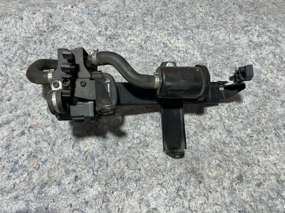 Bentley Continental GT 6.0 W12 Fuel Leak Detection Pump 3W0906271 – photo 1