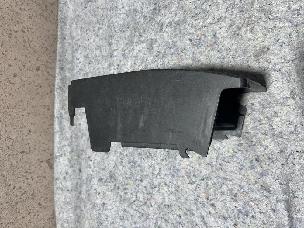 Buick Regal Gm Upper Battery Cover Gm 22961810 OEM – photo 3