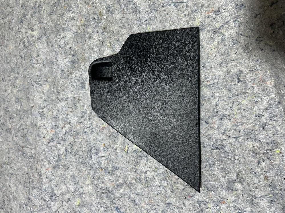 2015-2023 Ford Mustang Front Right Side Fuse Box Access Cover OEM FR3B63020C62AH – photo 1