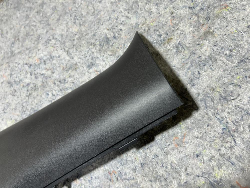 2018 Ford Usa Mustang Coupe Rear Right Side Pillar Trim Cover JR3B-6331010-ABW – photo 2