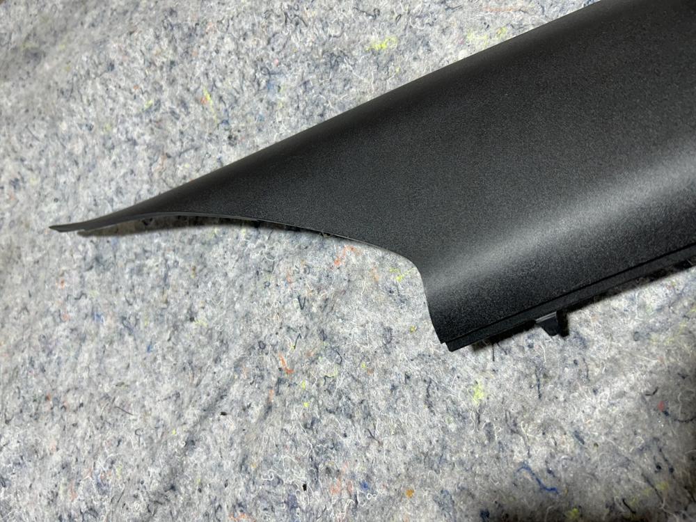 2018 Ford Usa Mustang Coupe Rear Right Side Pillar Trim Cover JR3B-6331010-ABW – photo 4