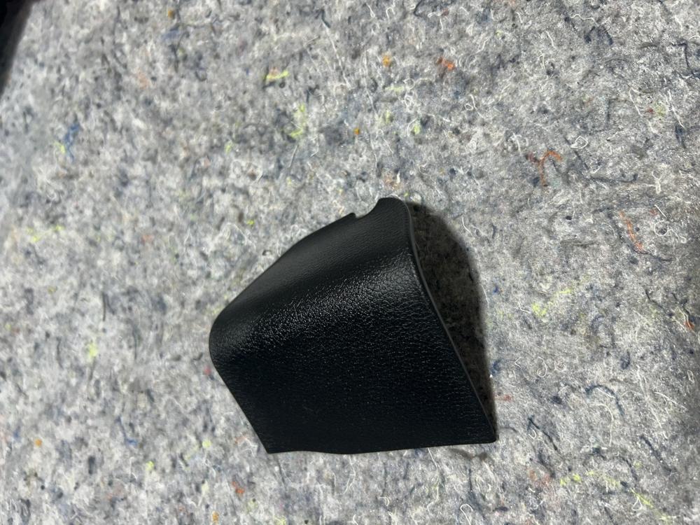 2018-2023 Jeep Wrangler Right Side Seat Belt Anchor Cover Cap P6BW80TX7AB OEM – photo 2