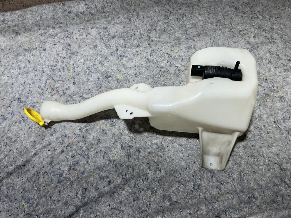 Ford Mustang Windshield Wiper Washer Reservoir Tank w/ Pump OEM 2018-2023 – photo 1