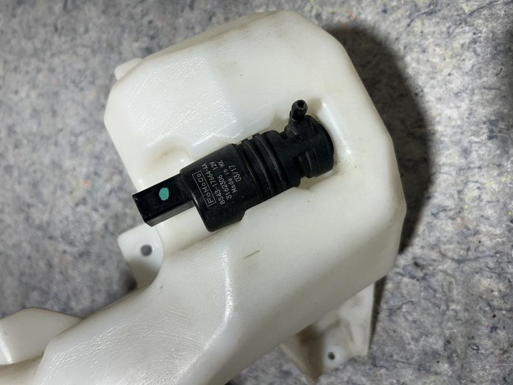 Ford Mustang Windshield Wiper Washer Reservoir Tank w/ Pump OEM 2018-2023 – photo 3