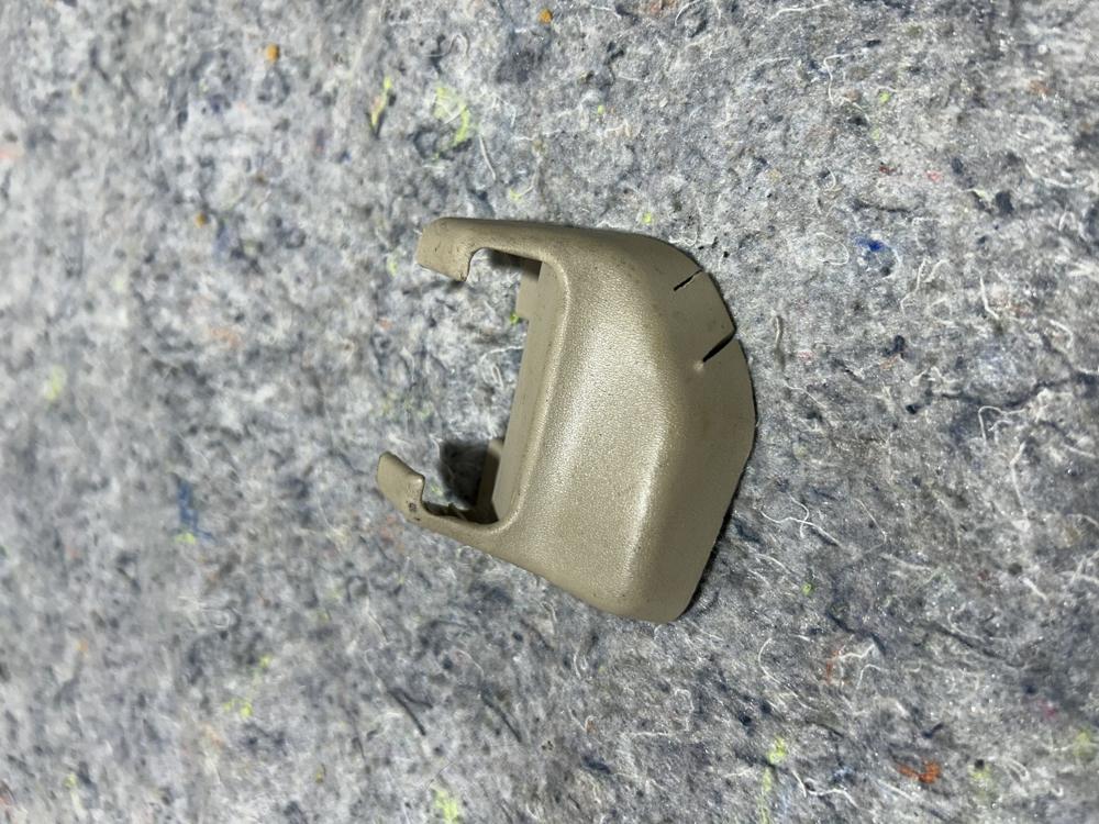 Rear Right Seat Bolt Cover Black Genuine OEM for Lexus IS300 Gita 01 02 03 04 05 – photo 2