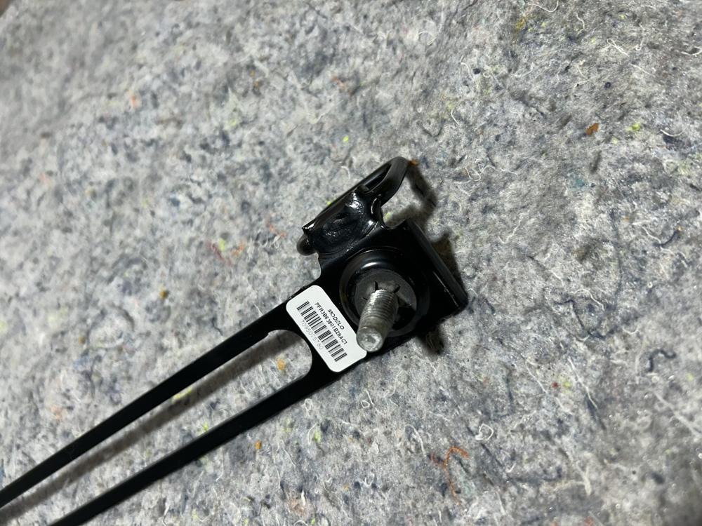 Genuine Ford Child Seat Bracket FR3Z-63601B28-A – photo 2