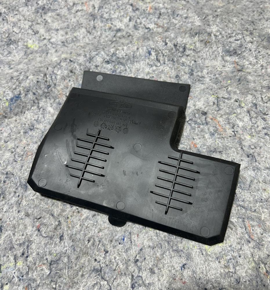 15-22 Ford Mustang GT Interior Storage Mat Insert OEM FR3B-63047A74-A – photo 2