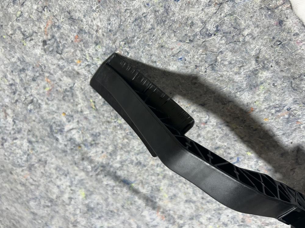 2011-2014 Chrysler 300 Dodge Charger/ Challenger Gas Pedal Accelerator OEM – photo 2