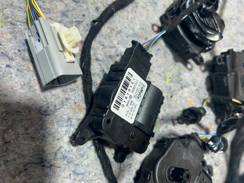 2018 2019 2020 2021 Lincoln Navigator HVAC Heater Flap Actuator 151081C – photo 3