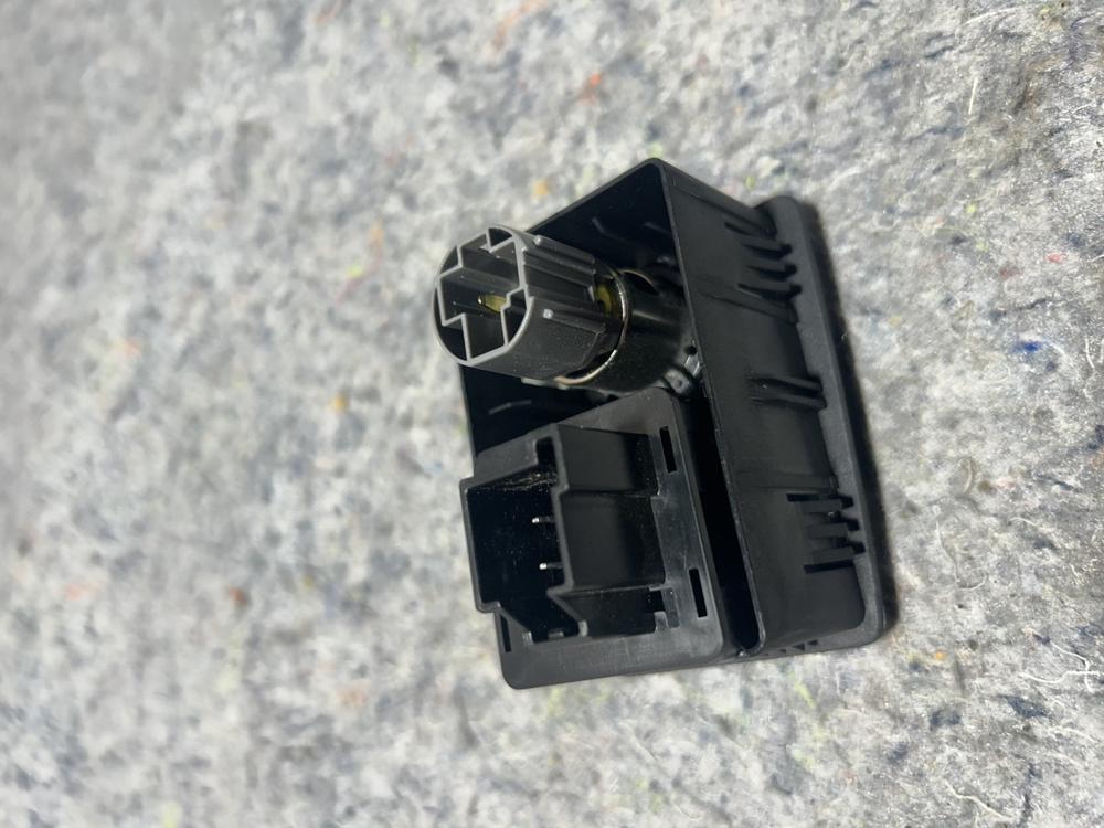 2015-2020 Ford F150 Dash Power Outlet 12V A110V 400W Max Plug FL3T-19G310-BC – photo 2
