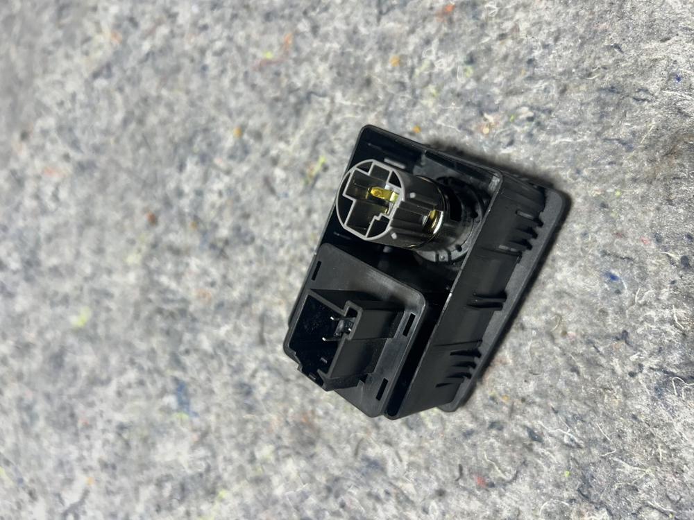 2015-2020 Ford F150 Dash Power Outlet 12V A110V 400W Max Plug FL3T-19G310-BC – photo 4