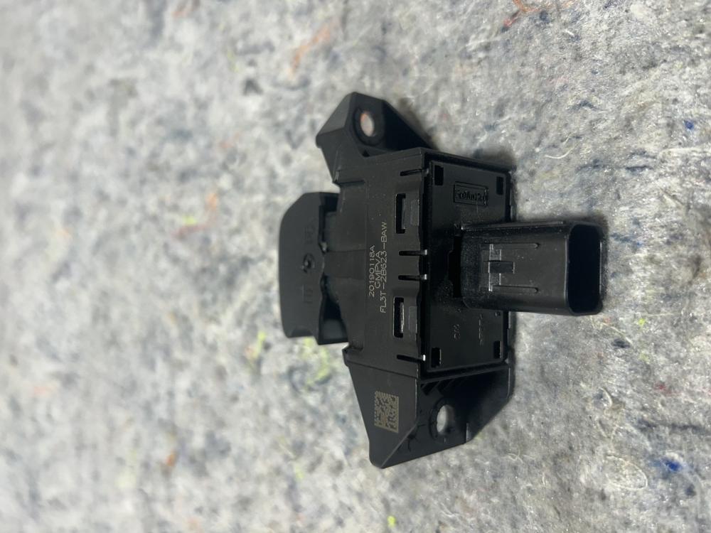 2019 Ford F150 Electric Emergency Parking Brake Switch OEM FL3T-2B623-BAW – photo 3