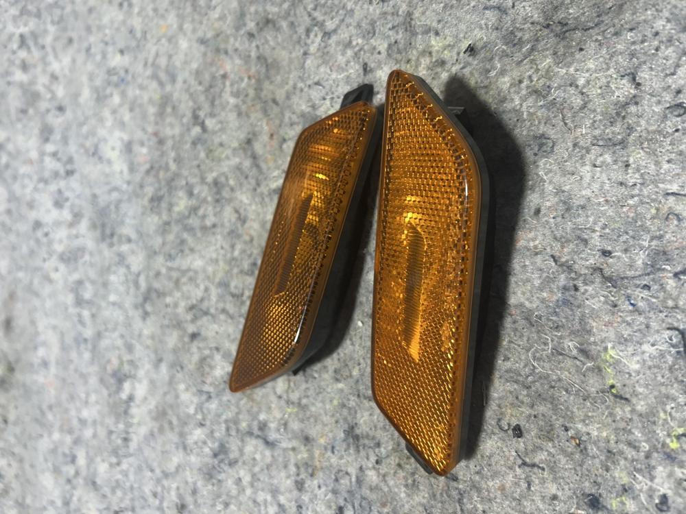 15-21 Porsche Macan Orange Clear Color L+r Side Marker 95B945119 95B945120 OEM – photo 3