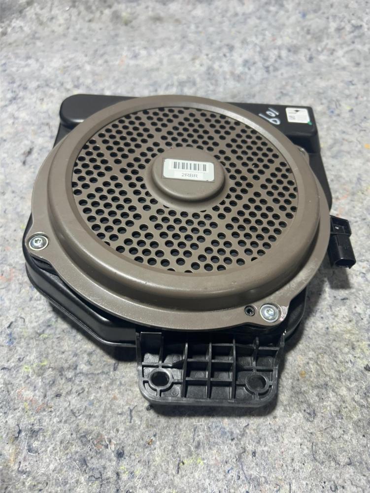 2021-2023 Genesis GV80 OEM Front Right Lexicon Subwoofer Audio Speaker – photo 1