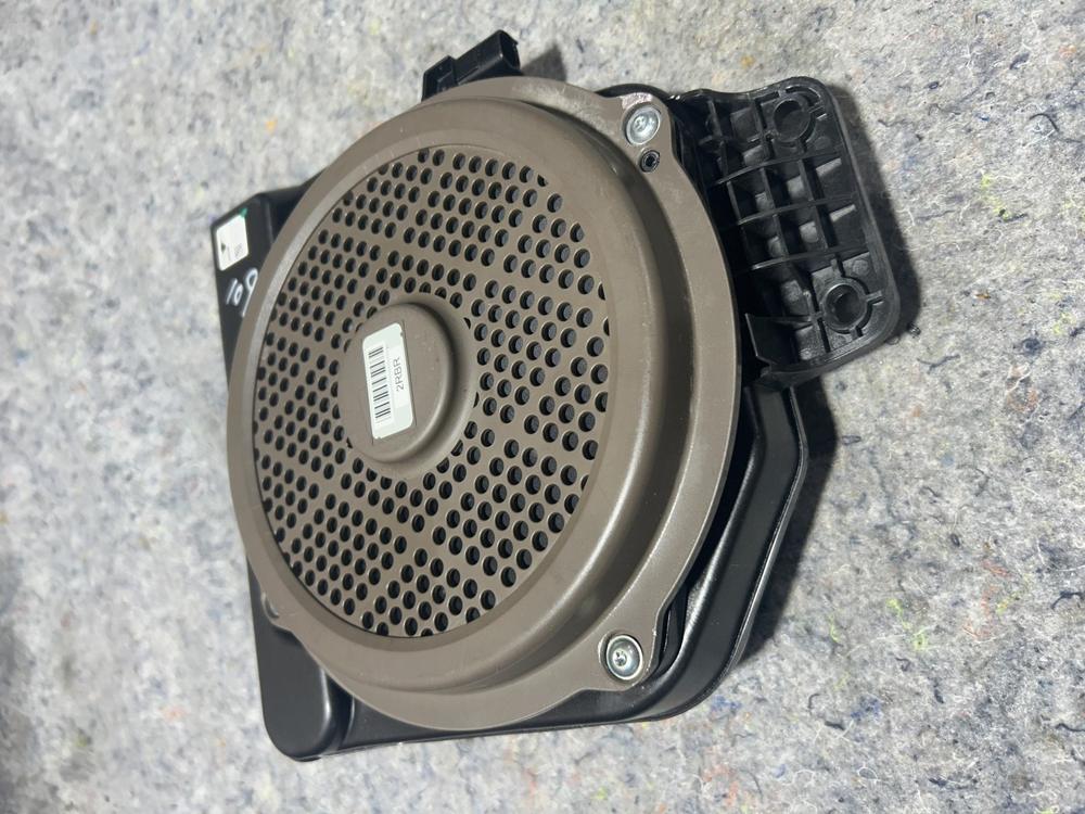 2021-2023 Genesis GV80 OEM Front Right Lexicon Subwoofer Audio Speaker – photo 3
