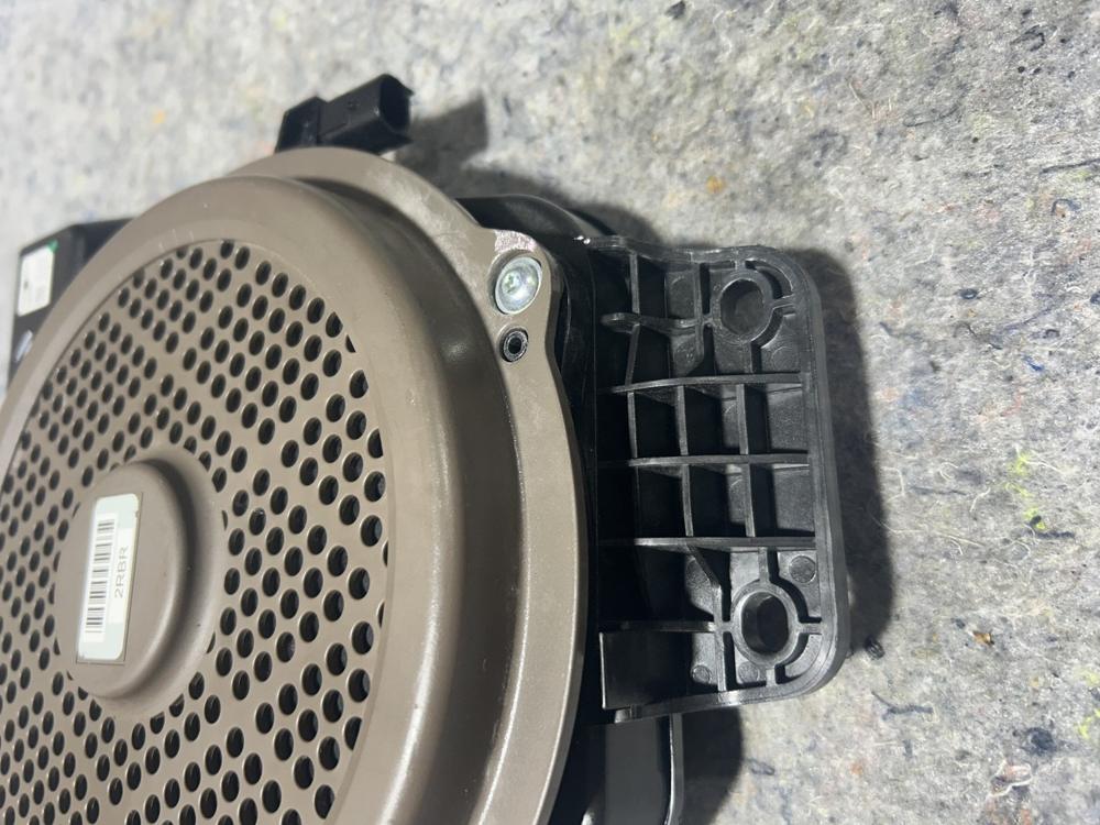 2021-2023 Genesis GV80 OEM Front Right Lexicon Subwoofer Audio Speaker – photo 4